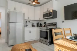 Bright & Beachy 1BR – Perfect for Couples & Solos! - Image 5