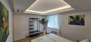 Exotic Tropical Palace - ComfyHome Apartments Stuttgart - Image 5