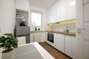 New, garage, safe neighborhood, great access - Image 4