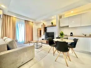 Double Studio 305A w/ pool @Cosmopolis - Image 2
