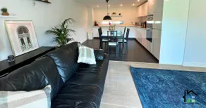 Expert Stays 3 Bed Luxury Flat ApartHotel - Image 4
