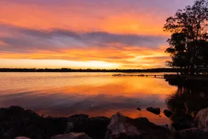 Montrose | 3pm check out | Waterfront | Fire pit - Image 4