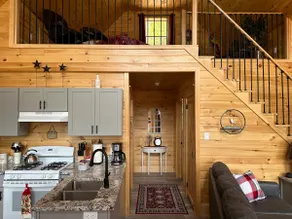 White Rock Cabin #3 - Image 5