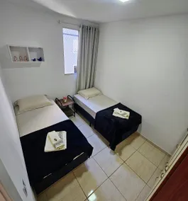 3 Bedroom Apartment with Air Conditioning and Full Kitchen - Image 2