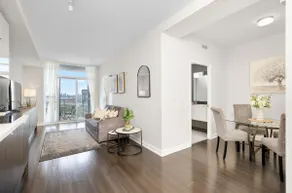 Modern Toronto Getaway near Rogers Centre +Parking - Image 2