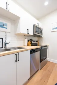 Cabin in Ucluelet - Barrel Sauna, EV Charger - Image 5