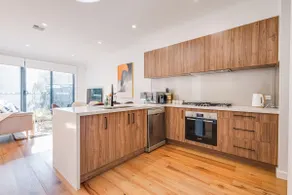 StayAU Stylish Spacious 4BR Home Ringwood - Image 3
