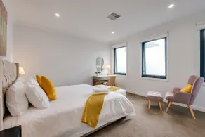 StayAU Stylish Spacious 4BR Home Ringwood - Image 5