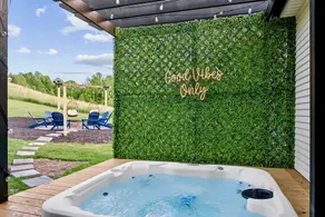 5 min. NRG | 3 min. Endless Wall Trail | Hot Tub - Image 2