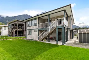 Modern, bright w/mountain views - Image 3
