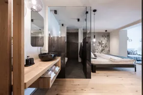 MySpring Panoramic Suite 1 with Hot Tub - Image 3