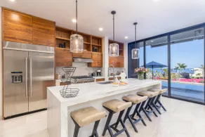 8BR Beach Estate, Pool, Hot Tub, 4 Villas - Image 4