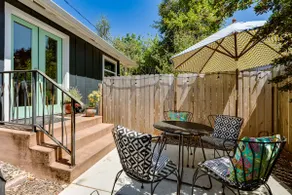 Amazon Area Backyard ADU With Private Entrance - Image 3