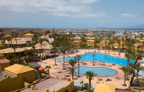 Sueño Dorado, Swimming Pool and parking - Image 3