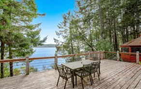 Waterfront Retreat: Eldon House on Hood Canal - Image 5