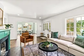 Newly Renovated Bungalow near UO - Image 5