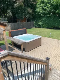 Appartment with Hot Tub and Backyard and Free Parking - Image 2