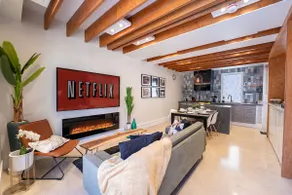 Junction Private Laneway Suite with Backyard - Image 2