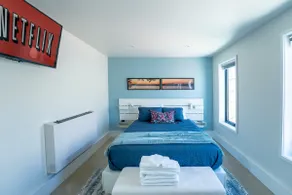 Junction Private Laneway Suite with Backyard - Image 5