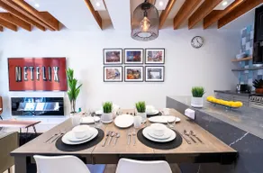 Junction Private Laneway Suite with Backyard - Image 3