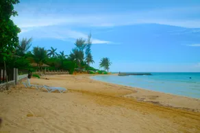 Ocho Rios Villa for 8 | Beach Access, Pool & Chef - Image 2