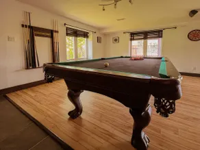 Beautiful Waterfront Cottage with Pool&HomeTheater - Image 4