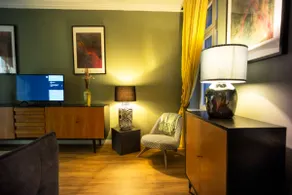 10-person penthouse with terrace & kitchen - Image 2