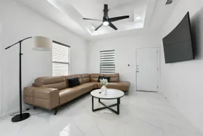 Brand NEW Cozy 3 BR/2BA APT near Mall, Airport & + - Image 4