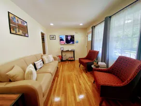 Authentic In-Town Atlanta Retreat - Image 2