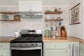 Cozy Historic Cottage - Image 5