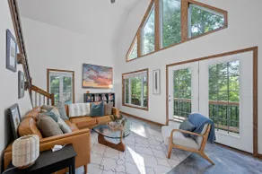 Fels Haus | In Cliffview Resort, Hot Tub, King Bed - Image 5
