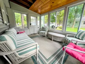 Sleeps 10, 1.1 mi. to Beach, Fully Renovated 2025 - Image 3