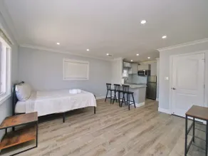Luxury 4BR/Bath • 3 Master Suites • AC • 10 GB Wi-Fi - Image 3