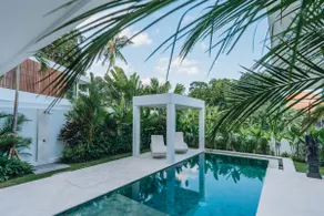 Stunning 3BR Property, Rooftop, Bathtub, 12m Pool - Image 2