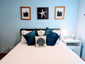 Spacious Family retreat w ocean view, pet-friendly - Image 4