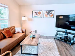 Spacious Family retreat w ocean view, Pet friendly - Image 2