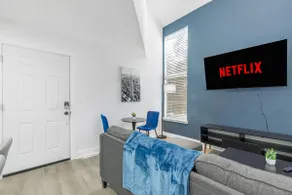 6 Min to Love Field – Cozy 2BR with Parking - Image 4