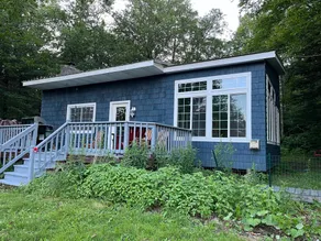 Bright airy cottage w/ lake view - Image 4