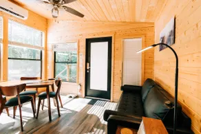 Pet-friendly cabin w/ hot tub & lake access - Image 3