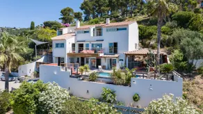 Villa Provence, Sea View, Heated Pool, Outdoor Bar - Image 3