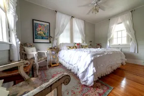 The Bryan House: King Bed|Gardens|Pet Friendly - Image 3