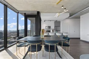 Top-Floor Oasis: 2BR in Heart of Fulton Market - Image 2