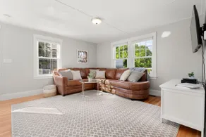 Dog Friendly 2BR Home Walk to Beach+Bearskin Neck - Image 2