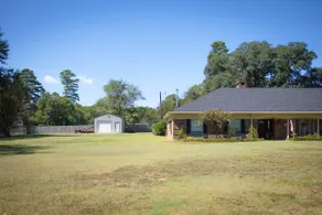 Backyard Bungalow - Image 2