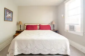 VIctorian House|Sleeps 10|Fenced|4BR|Full Kitchen - Image 4
