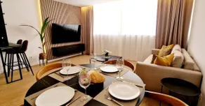 Exclusive, central and with a pool - Image 4