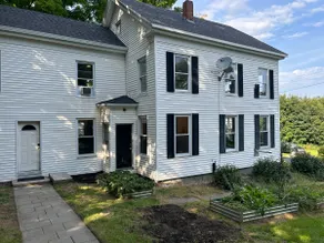 Charming Colonial in Richmond - Image 3