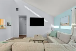 Willow Tree 12 mins to the beach! - Image 4