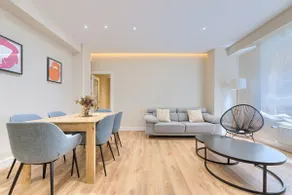 Centrally Located and Modern Tourist Accommodation in Tivoli - Image 3