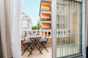Walk to the beach: modern flat with balcony - Image 3